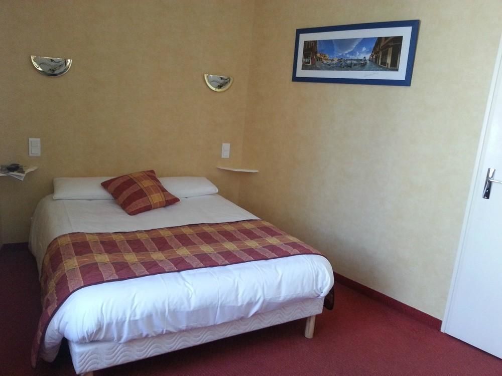 Hotel Du Chateau Витре Экстерьер фото