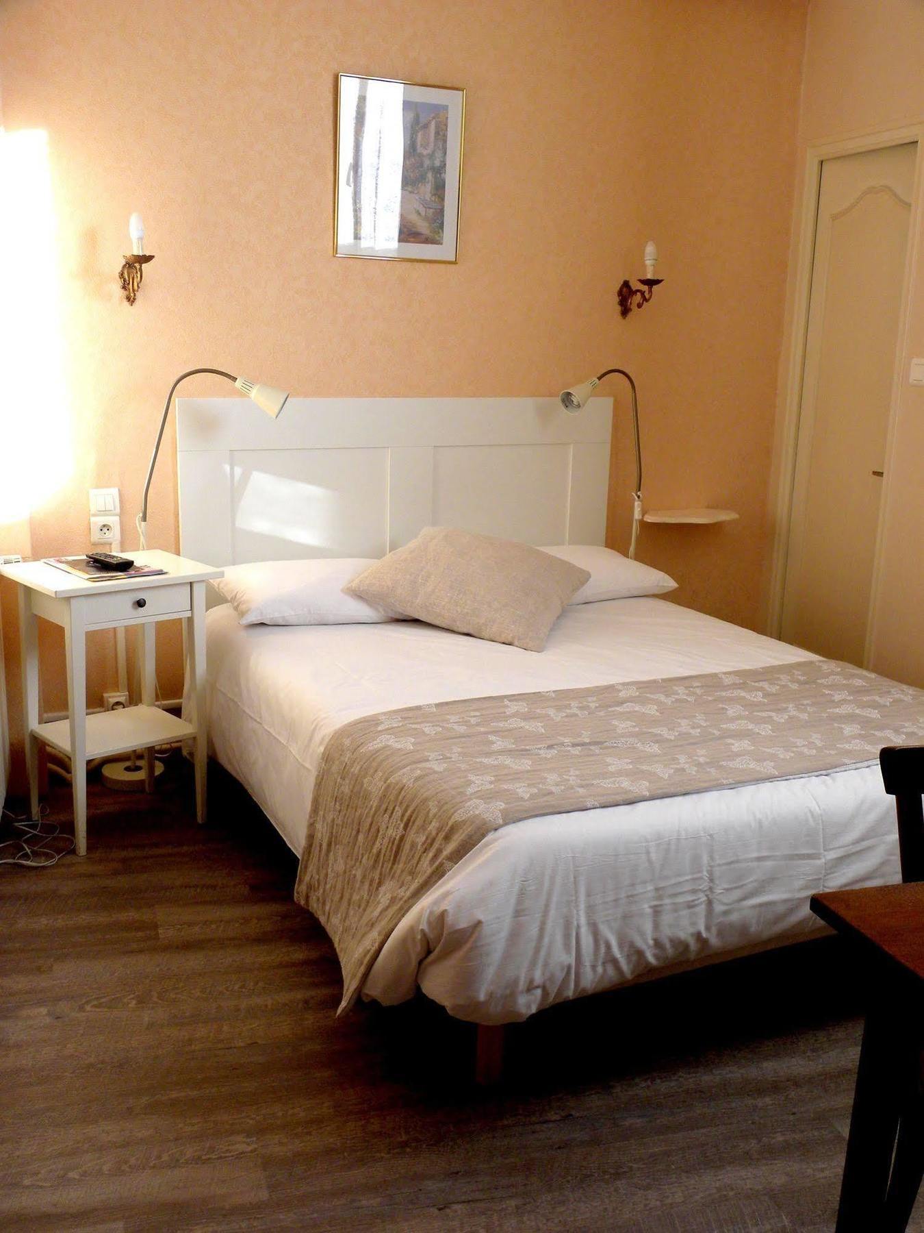 Hotel Du Chateau Витре Экстерьер фото